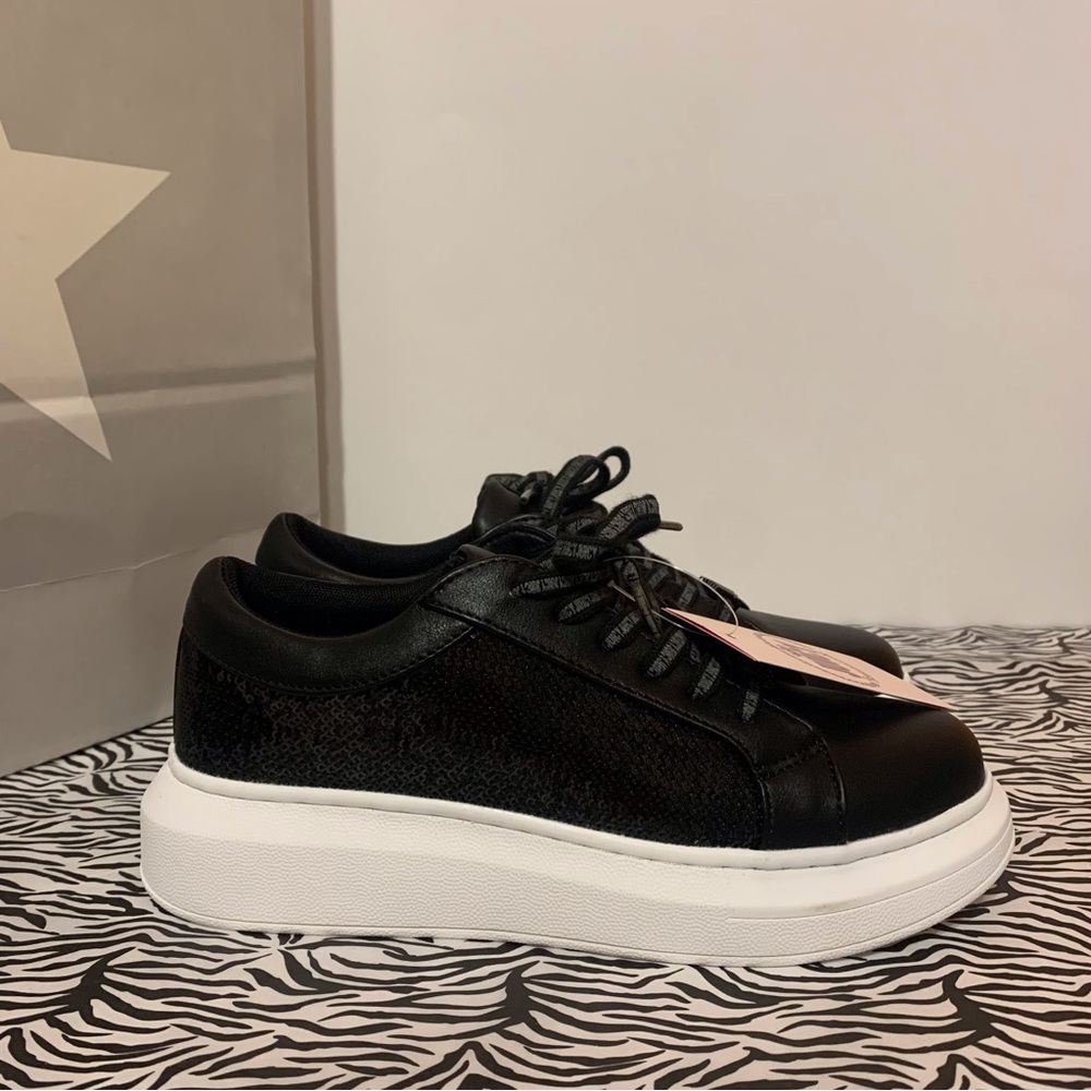 Juicy Della Jet Black Sneaker Lace Up Shoe Size 10M JUICY COUTURE